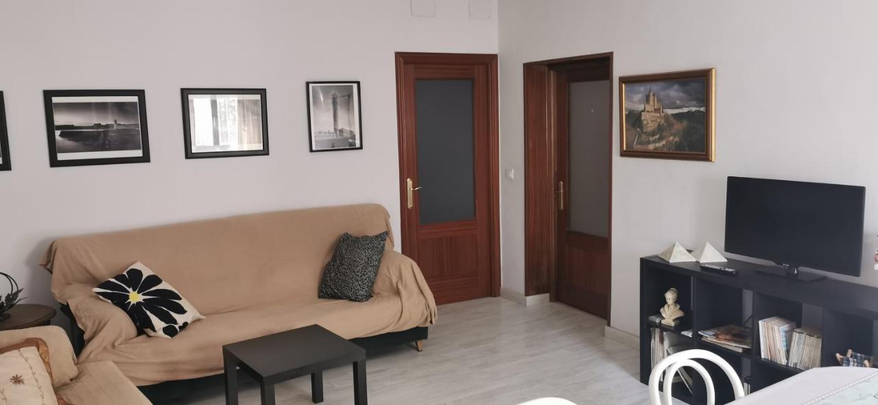 Villa "Luna De Segovia" Leganes Ngoại thất bức ảnh